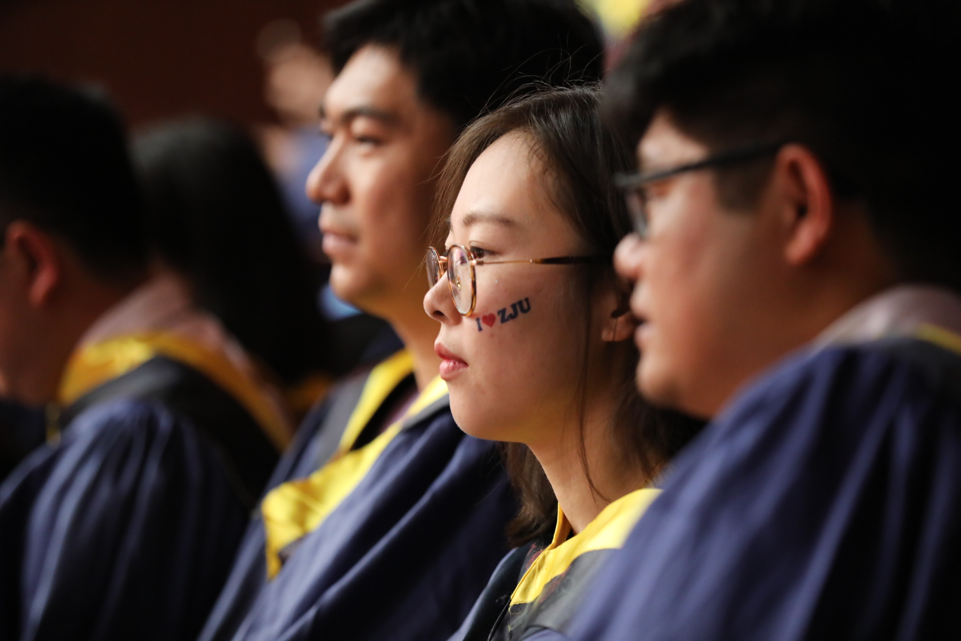 浙大MBA2018届春季研究生毕业典礼暨学位授予仪式举行